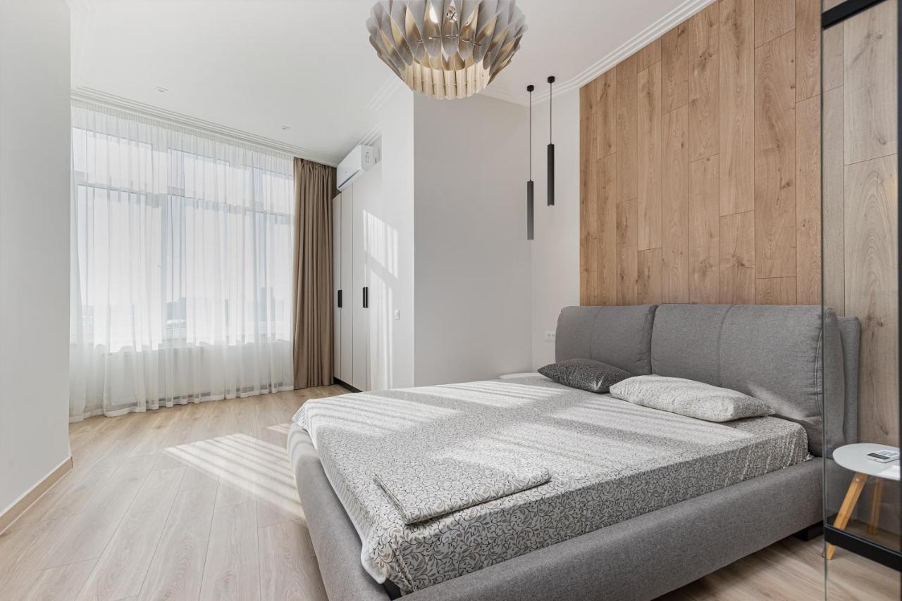 Sea Symphony Luxury 3-Bedrooms Apartment Одесса Экстерьер фото
